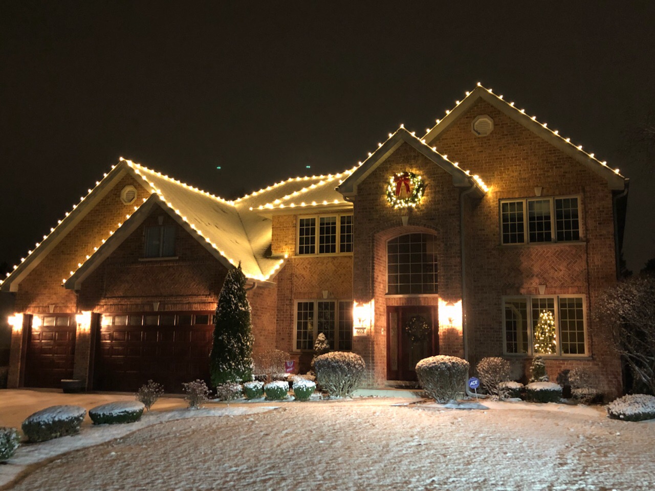 Christmas Lighting | Fox Valley Lighting